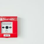 Dinas Damkar Situbondo Bersihkan Material Longsor di Pelabuhan